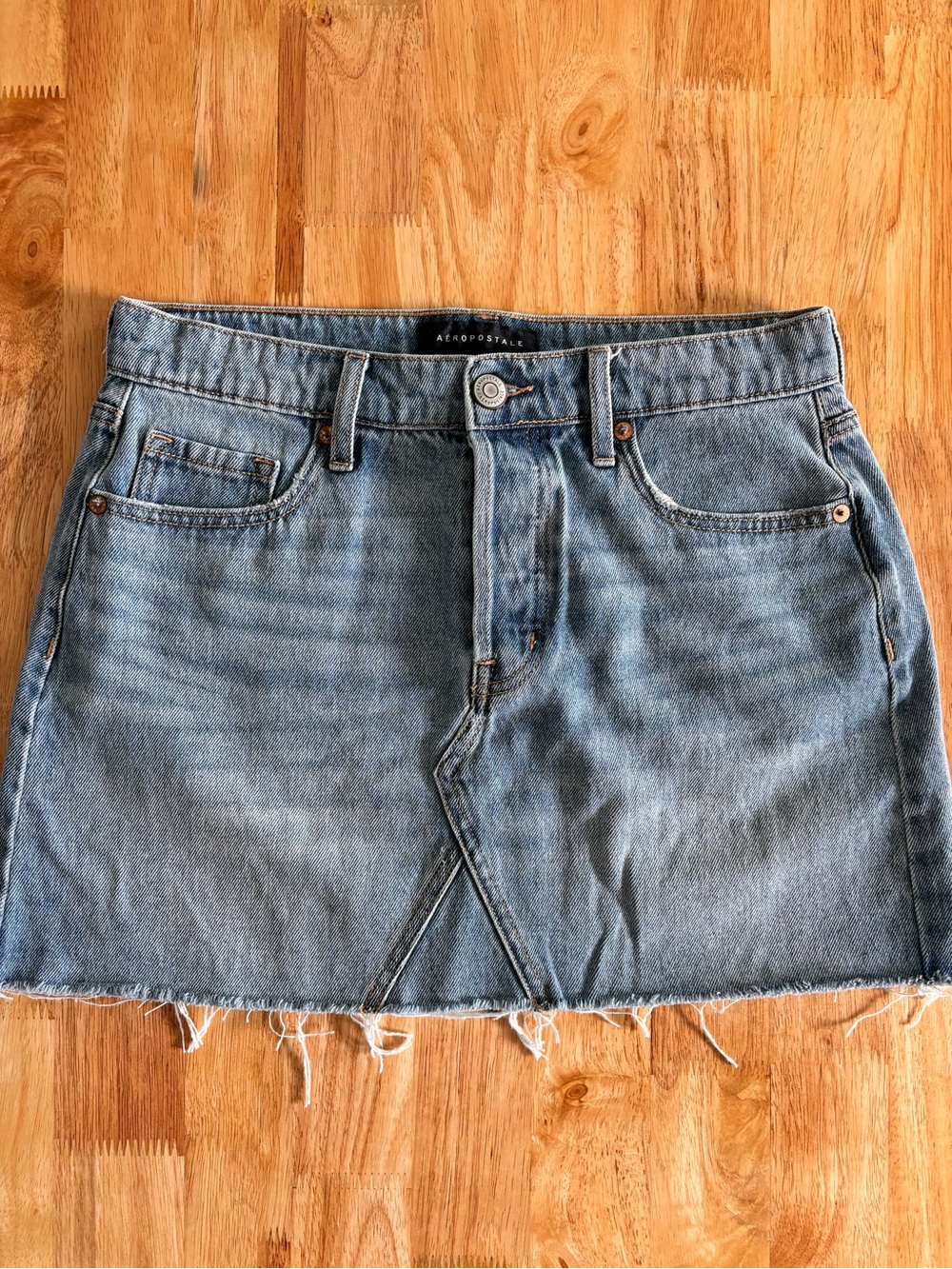 Aeropostale Light Wash Denim Mini Skirt Raw Hem Size 6